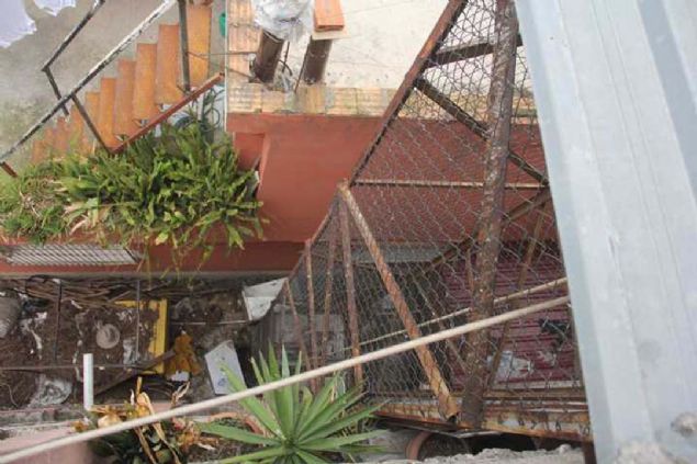 alkan'n yaknlar ve komular, ne olduunu anlayamadklarn, asansrn bir anda yere akldn sylediler. 