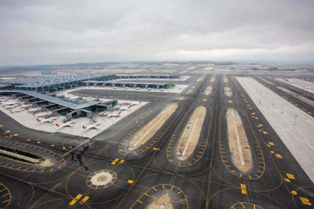 stanbul'a da en ksa zamanda A-350 ile geleceiz. 2018 ylnda 'skytrax' tarafndan dnyann en iyi havayolu seildik. Yine 'tripadvisor' tarafndan da iki yl st ste dnyann en iyi havayolu seildik. Dnyann en ok dl alan havayoluyuz. Her zaman yolcularmza sz verdiimiz gibi en iyi hizmeti sunmaya devam edeceiz.' 