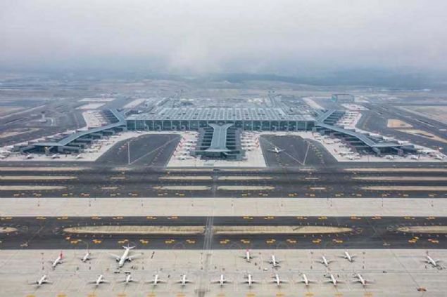 Bu yln sonuna doru stanbul Havaliman - Singapur hattnda Airbus A-350 tipi uaklarla seferlere balayacan belirten Menon, Singapur Havayollar'nn ksa zamanda yeni havalimanndan sefer saysnn artrlacan belirtti. 