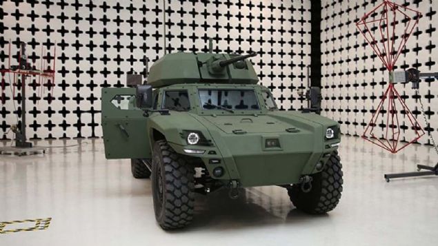 Trk savunma sanayisinin zrhl kara arac reticilerinden Otokar, Trkiye'nin ilk elektrikli zrhl arac Akrep II'yi tantt. 