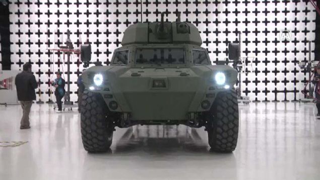 Geleneksel zrhl aralara kyasla eviklik, dk termal iz, yksek hz ve sessizlik avantajlarn bir arada sunan Akrep II, tm dnyada ordularn zorlu isterlerini karlayabilecek yeterlilikte bir elektrik motora sahip... 