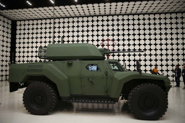 HEM ELEKTRKL HEM DZEL TASARIM  <br><br>  Aracn hem elektrikli hem de dizel olarak tasarland bilgisini veren Grg, tmyle elektrikli versiyonun tantlacan, dizel versiyonun da bir yl iinde hazr olacan syledi. 