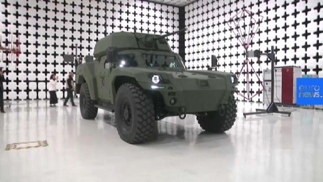 Grg, u ifadeleri kulland:  <br><br>  '1994 ylnda Akrep isimli bir ara devreye almtk. Bu, Trkiye'de hafif zrhl arata ilk termal kamera kullanan arat. zellikle snr blgesindeki geilerdeki problemlerimize zm bulmak iin o tarihlerde Akrep aracmz devreye soktuk. O Akrep arac dk siluetli, sessiz ve 3 kiilikti. Akrep'in imalatn 2000'de bitirdik. Otokar, dnyadaki gelien trendleri ve deien ihtiyalar gz nne alarak yine ok dk siluetli, grnmesi az ama yksek at kabiliyeti olan bir Akrep platformunu gnmz teknolojisine gre yenileme karar ald... 