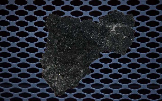 'Bu sentezden beri kimyaclar, borofenin kimyasal ieriklerini tanmlamaya alyordu. Bunun sonunda borofenin, grafenden daha gl ve daha esnek olduu grld. Borofen, elektrii ve sy iletebilmesinin yannda bir sper-iletken.  