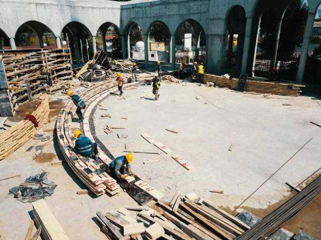 'Projede 60 bin metrekp beton kullanld' Projenin mhendislerinden Onur etin ise hayrsever Nevvar ve Salih gren iftinin ismine yakr bir cami inaa etmek iin ok zen gsterdiklerini syledi. 