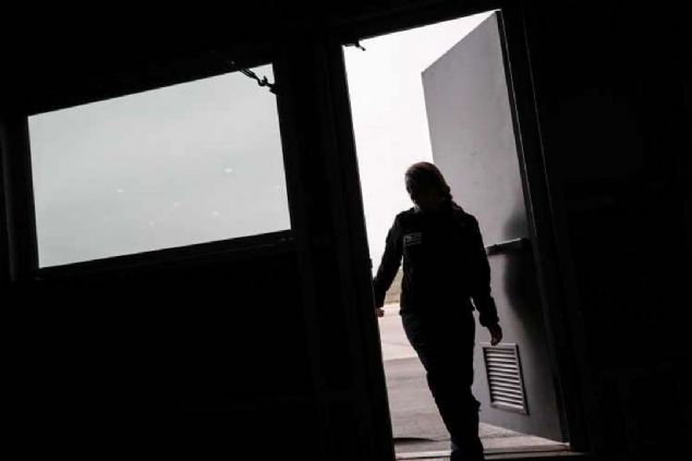 Tekilatmz adna kendisini kutluyorum. Yeni grevinde baarlar diliyorum.' diye konutu. 