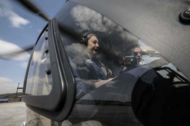 Snavda baarl olan Erol, gerekli eitimleri aldktan sonra bu yl itibaryla Havaclk Dairesi Bakanlnda pilot olarak grev yapmaya balad. 