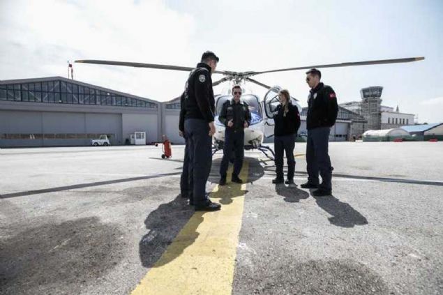 alma ortamnda dier meslektalaryla aile gibi olduklarn syleyen Erol, erkek meslektalarnn kendisine her zaman destek olduunu aktard. 