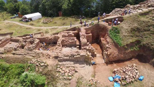 K�lt�r ve Turizm Bakanl���'n�n devreye girmesiyle sa�lanan �denek ve Ordu B�y�k�ehir Belediyesi'nin destekleriyle, Do�u Karadeniz B�lgesi'nin ilk bilimsel arkeolojik kaz�s� h�z kazand�.        