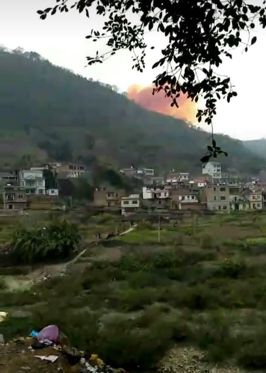 in roketlerinin kulland roket yakt olduka fazla oranda toksik bileenler ierir ve atlan roket blmleri Dnya'ya geri dndklerinde yaktlarnn yzde 10'u da kalabilir. Bunlardan en korkulan ise, heptildir. Son derece toksik olan heptilin kanserler ve doum kusurlar ile balantl olduu tespit edilmitir. Bu toksik bileenler topraa ya da suya kartnda olduka tehlikeli ve kanserojendir. TM Dijital Haber Merkezi - Gkhan Erta 