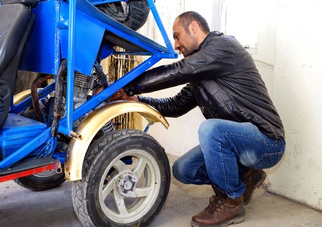 Toplad hurdalardan kendi 'Afilli' aracn yapt 