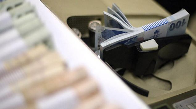  Taslakta, 'Bankaclk mevzuat ile bankaclk usul ve prensiplerine uygun kredi kullandrlmas, bu kredileri temdit etme veya ek kredi kullandrma, taksitlendirme, teminata balama, anapara ve sair alacaklardan vazgeilerek kayttan dme yahut benzer ilemlerle kredilerin yeniden yaplandrlmas zimmet suunu oluturmaz' deniliyor.   