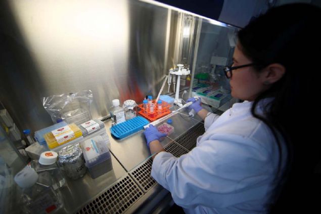 Blueprint, bir taslan a duyarl levhalarda temasl bask ilemi kullanlarak teknik iziminin yaplmasn ve snrsz sayda kopyalanmasn salyor.    