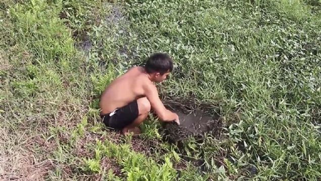 Tek bana gen bir ocuk nasl bir ustalk yapabilir ve milyonlarca kez izlenir? 