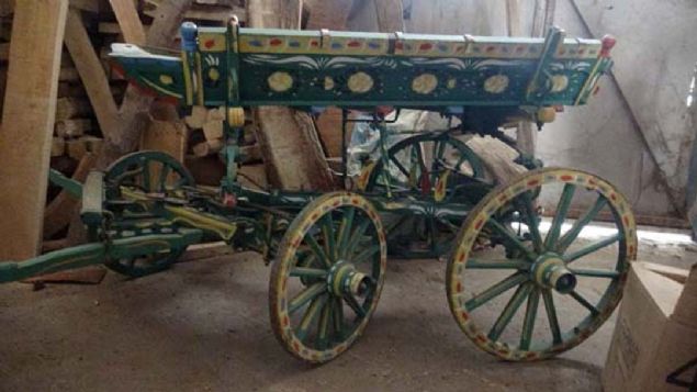 Yeter ki ustalar gne ayak uydursun. u anda ilere yetiemiyorum. Sipari olarak alp, sraya koyuyorum. Hatta bir talep geldiinde ayn rnden fazladan 3 kat retiyorum. 