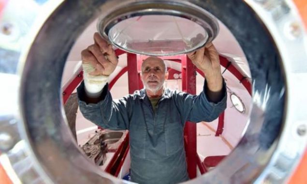 Frans�z haber ajans� AFP, Jean-Jacques Savin�in e-posta yoluyla yollad��� mesaja at�fta bulunarak Frans�z gezginin kendi tasarlad��� f��� kaps�lle yolculuk yaparak Atlas Okyanusu�nu ge�meyi ba�ard���n� duyurdu.   