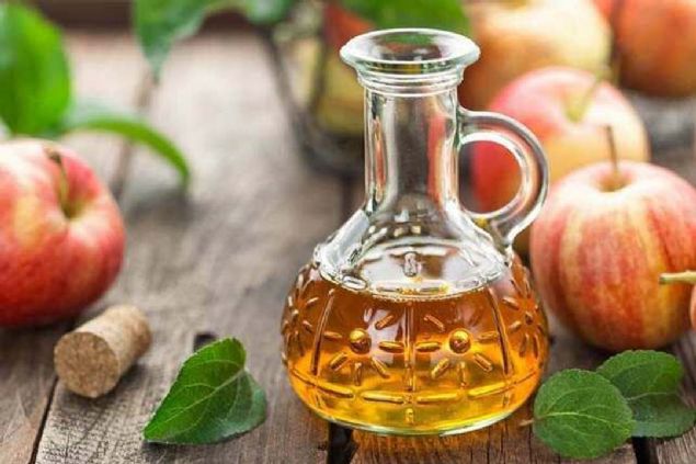 Sirke   <br><br>  Sirkenin asidik yaps tam bir ya dman. nk vcudun ya yakmasna yardmc olan enzimleri reten genleri tetikliyor. Bunun iin gnde bir yemek ka sirke imeniz yeterli. 