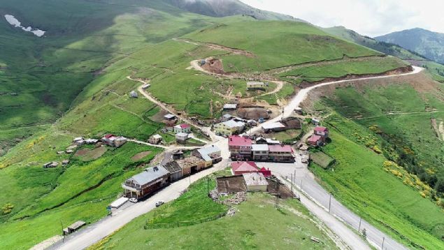 T�nel �al��malar�nda zaman zaman su basmas� gibi olumsuzluklara ra�men �al��malar�n b�y�k fedakarl�kla s�rd�r�ld���n� vurgulayan Ta�bilek,    