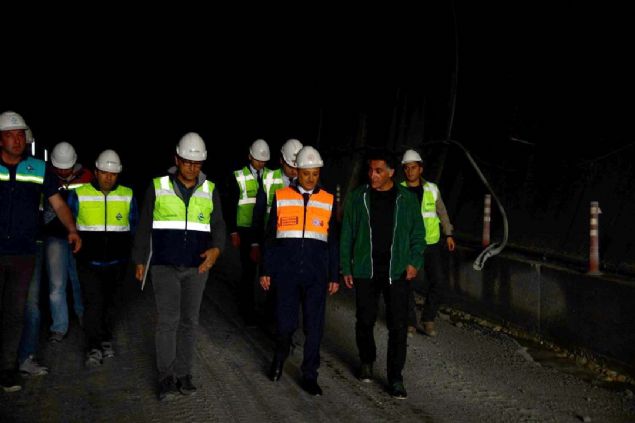 Ta�bilek, gazetecilere yapt��� a��klamada, Yeni Zigana T�neli'nde �al��malar�n 7 g�n 24 saat esas�na g�re aral�ks�z devam etti�ini s�yledi.   