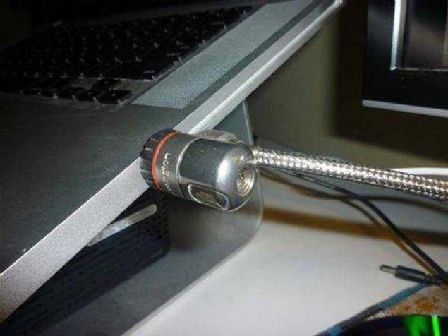 Ancak bu minik delik, bilgisayarnz korumanz salamak iin yaplan bir ayrnt...  