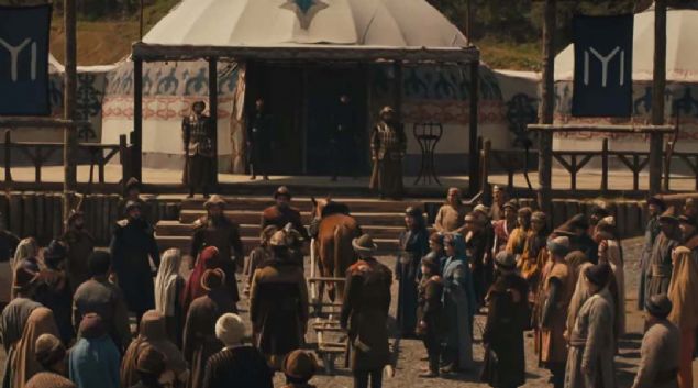 NEGL'N FETH  <br><br>  lk Osmanl kaynaklarndaki rivayetlere gre Osman Bey'in yannda bulunmu ve Yarhisar'n alnmasna katlm, ardndan negl'n fethiyle grevlendirilmitir. Kaynaklarda Turgut Alp'in ehri muhasara ederken Osman Bey'in de yardma geldiine deinilir.  