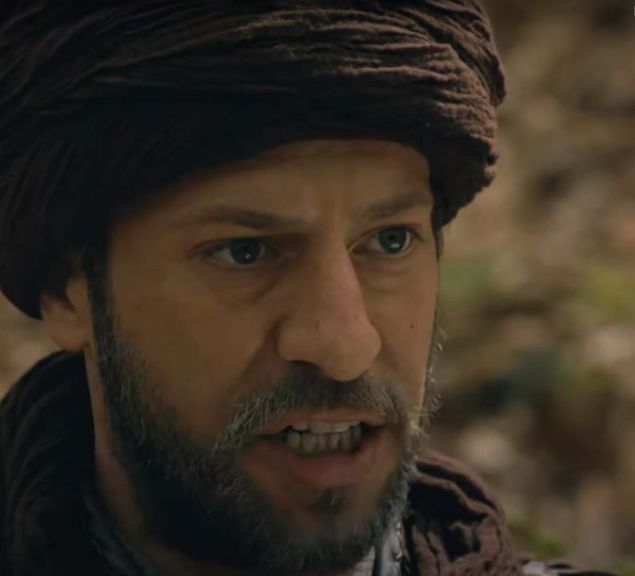 Orhan Bey'in geldiini haber alan Atranos hkimi hisardan kp kaarken bir kayadan derek ldnden kale kolayca ele geirildi (725/1325).  