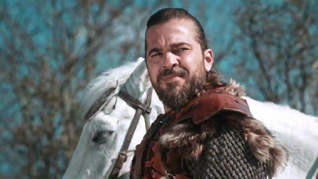 Onun ayrca negl evresinde Kei da yaknnda yaayan dervilerden Geyikli Baba ile yaknlna dair baz rivayetlere rastlanr. 