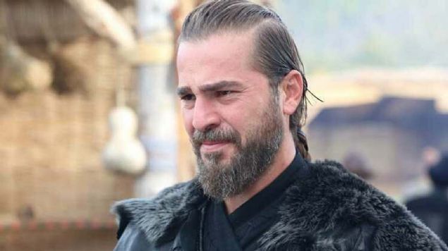 Dirili Erturul'un dn akam ekranlara gelen 146. blmnde scak gelimeler yaand.  <br><br>  Erturul Bey ve lbilge Hatun, Beybolat Bey'in, Moollarla ibirlii yapan Albast olduunu Umur Obas'na aklad. lbilge Hatun, Umur Obas'nn bana geti. 