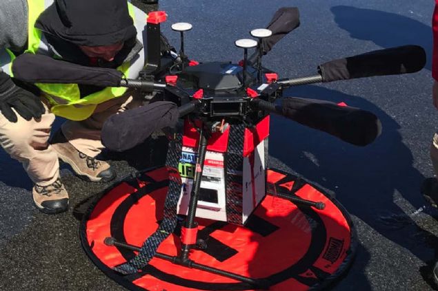 Ulatrlan organn yol boyunca izlenmesi ve korunmas iin yksek teknoloji ieren zel bir cihaz da tasarland.   