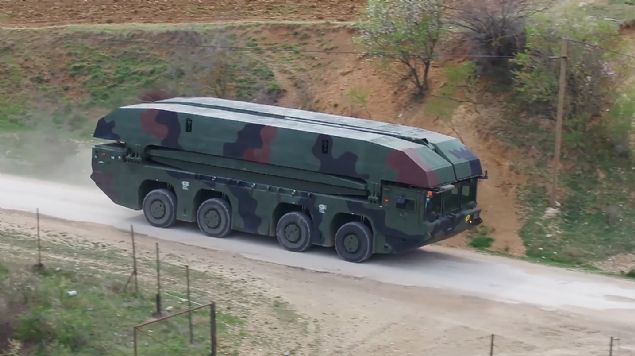 G�NEY KOREL� F�RMAYLA �N ANLA�MA YAPILDI    Nail Kurt, AA muhabirine yapt��� a��klamada, Samur'un ihracat�na y�nelik y�r�tt�kleri �al��malara ili�kin bilgi verdi.    FNSS'in 2007'de imzalanan s�zle�meyle Samur'un tasar�m, geli�tirme ve �retimini �stlendi�ini ifade eden Kurt, 'D�nyada benzer bir sistem �reten sadece Almanlar var. T�rkiye, b�yle bir sistemi tasarlay�p �retebilen ve hakk�yla �al��t�ran ikinci �lke oldu. TSK bu �r�n� y�llard�r b�y�k bir ba�ar�yla kullan�yor.' dedi.    