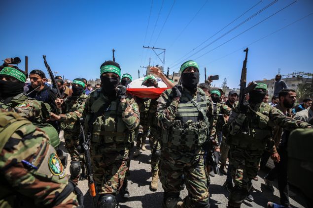 GAZZE-�SRA�L SINIRINDA GERG�NL�K ARTIYOR  <br><br>  Gazze �eridi'nden d�n a��ld��� s�ylenen keskin ni�anc� ate�i sonucu s�n�rda 2 �srail askeri yaralanm��t�. Bunun �zerine �srail ordusu Gazze'ye hava sald�r�s� d�zenlemi�, sald�r�da 2 Filistinli �ehit olmu�, 2'si yaralanm��t�. 