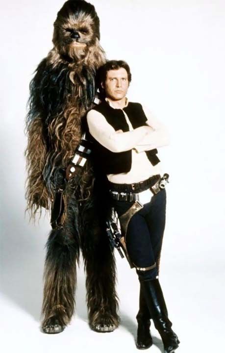 74 yanda hayatn kaybeden Mayhewin, nn borlu olduu Star Wars serisindeki kamera arkas fotoraflar yaynland.  