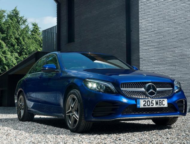 Alman retici Mercedes, bu yl Trkiye pazarnda 3.952 adet sat gerekletirdi. Tahmin edildii zere en ok sat 2.473 adet ile C serisinde gerekletirildi.  