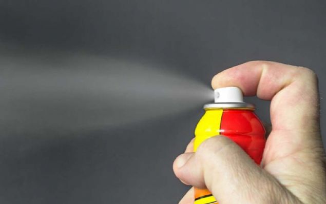 -Evi haere iin ilalayan, ister istemez ilac teneffs etse de orucu bozulmu olmaz; nk saknmak zordur  