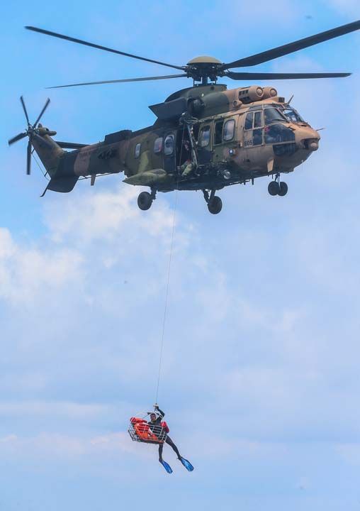 Tatbikatn bu safhasna; Kara Kuvvetleri Komutanl'ndan 1 arama kurtarma helikopteri,  