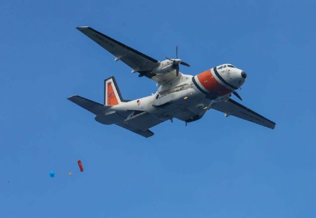 Nefes kesen tatbikatta, kazazedeleri temsilen denize braklan grevliler ile cansz mankenler, olay yerine intikal eden unsurlar tarafndan kurtarld.   