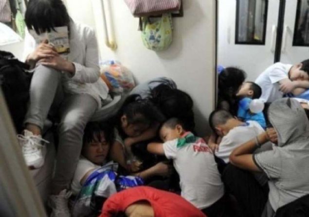 11. in'de insanlar rahatna ok dkn deillerdir. Hatta ok az insan, rahatl nemser. Bu nedenle uzun mesafeli tren yolculuklarna bile 'koltuksuz bilet' bulabilirsiniz. 