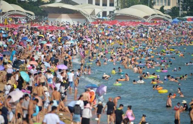 2. in'in nfusunun youn olduunu sylemitik. te inde bir plaj. 