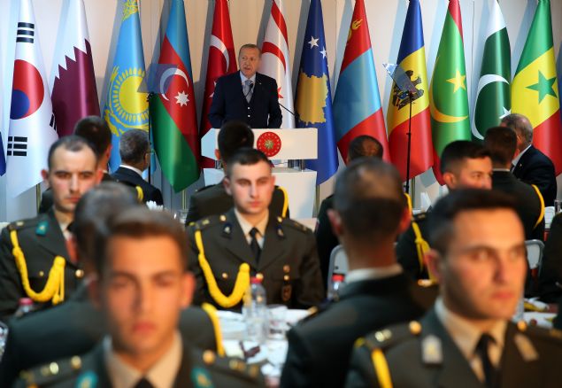  Eski Ordu Mar'n okuyan Erdoan, 'Ordumuz her daim muzaffer olsun diyorum.' dedi.  