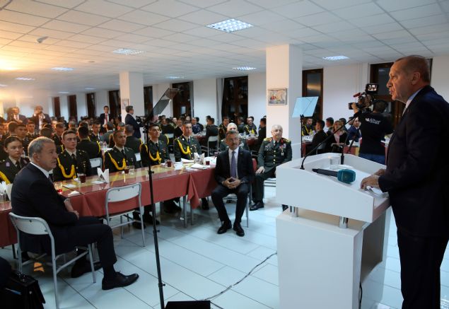  'Ordumuzun 15 Temmuz sonrasna ard ardna yrtt operasyonlarda ve elde ettii baarlarda bu byk kucaklamann ok nemli katks olduuna inanyorum. nallah nmzdeki dnemde hep birlikte ok daha muhteem baarlara imza atacaz. Asker millet olarak ifade edilen bir ecdadn torunlar olarak zaferlerimizle tarihe yn verdik. yle ki 'bir zamanlar biz de millet, hem nasl milletmiiz, gelmiiz dnyaya, millet, milliyet nedir retmiiz' biz byle bir milletiz, sradan deil. Birileri tarafndan hasta adam olarak yaftalandmz dnemlerde dahi herkese parmak srtan baarlar kazandk.'  