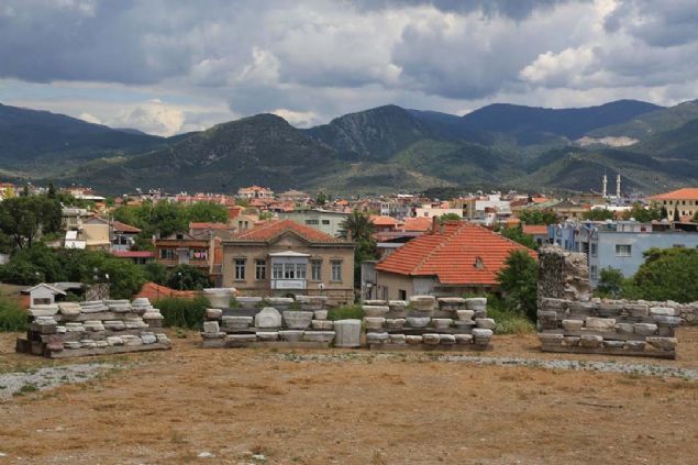 lenin tarihi ve kltrel deerler bakmndan ok zengin olduunu anlatan Arslan, Uzunyuva Ant Mezar Arkeopark Alan'nn da lke turizmine byk katk sunduunu vurgulad.   