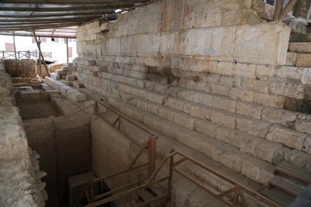 Mezar odasnn scakl ve nem oran sabitlenmi durumda, dzenli olarak bakmlar yaplyor' diye konutu.   