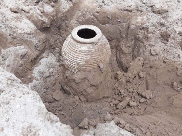 M�ze M�d�rl��� ekipleri taraf�ndan bulunan 2 bin y�ll�k pitos, Nev�ehir M�ze M�d�rl���'ne g�t�r�ld�. 