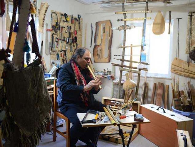 Kaya, niversiteyi bitirdikten sonra Dou Karadeniz'de mzik kltr zerine yksek lisans tezi iin aratrmalara baladn ifade ederek,   