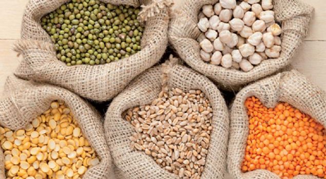 'Sahurda ne kadar �ok yersem o kadar az ac�k�r�m d���ncesi son derece yanl�� olup �nemli olan�n �ok besin t�ketmek de�il, v�cudu tok tutacak ve �abuk ac�kmay� �nleyecek besinler t�ketmek gerekti�i unutulmamal�d�r' dedi.            