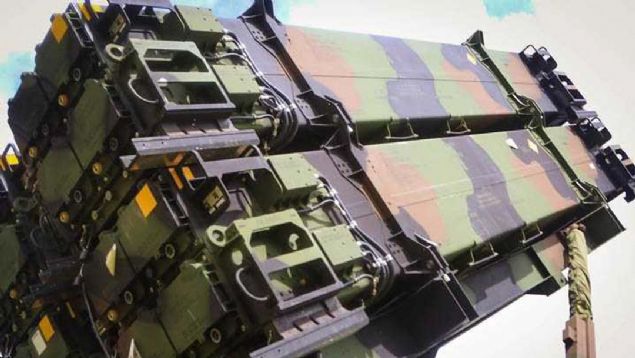 ABD, hafta ba��nda �ran'� hedef g�stererek, USS Abraham Lincoln u�ak gemisi ile 4 n�kleer kapasiteli B-52 bombard�man u�a��ndan olu�an bir g�rev grubunu K�rfez b�lgesine sevk etmi�ti. 