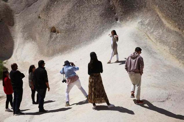 Do�al, tarihi ve k�lt�rel zenginlikleriyle UNESCO D�nya K�lt�r Miras� Listesindeki b�lge, d�nyan�n �e�itli yerlerinden ziyaret�ilerin ilgisini �ekmeye devam ediyor. 