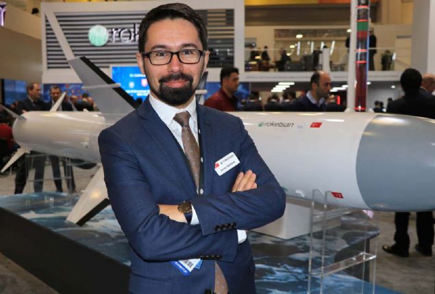 - EN UZUN MENZLL RNLERDEN BR  <br><br>  ROKETSAN Deniz Fze Sistemleri Proje Mdrl Takm Lideri Emrah zdemir, AA muhabirine, Atmaca Projesi'nin, SSB koordinasyonunda 2009'da ROKETSAN ykleniciliinde baladn syledi.        