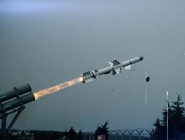 Projenin balamas sonras turbojet motorlu ve daha uzun menzile giden Atmaca yapm karar alndna iaret eden zdemir, yle konutu:    