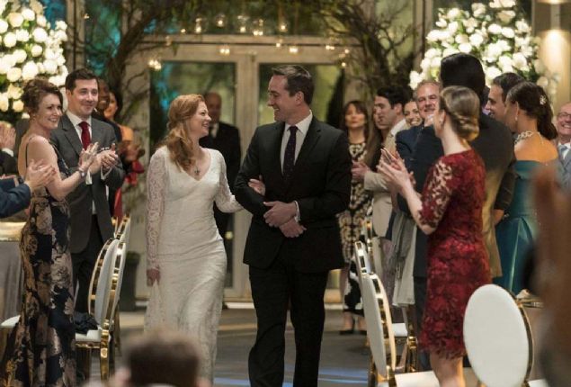 Uluslararas Kategoride En yi Dizi   <br><br>  Succession (Sky Atlantic) 